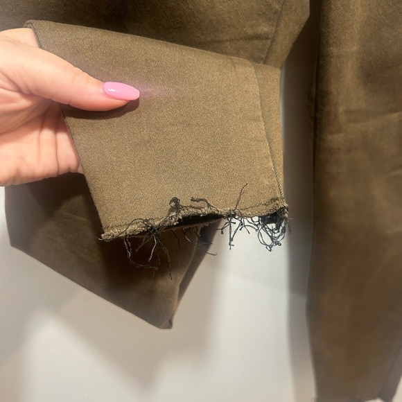 ZARA BASIC Z1975 denim size 8, army green, frayed hem, zipper and button front - Picture 2 of 9